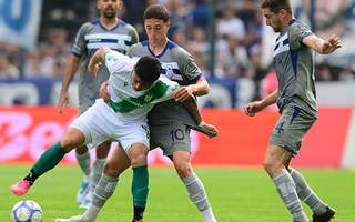 Gimnasia y Banfield igualaron 2-2 en un final agónico por el Clausura
