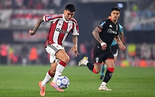 River cayó 2-1 ante Huracán y no pudo acercarse a la cima de la Zona B