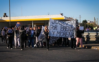 Velas, memoria y un mural para recordar el triple crimen de Brenda, Morena y Lara
