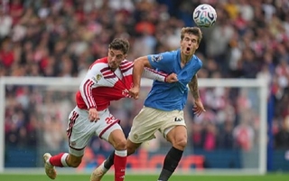 Brighton venció 3-0 al Arsenal y lo complicó en la cima de la Premier League
