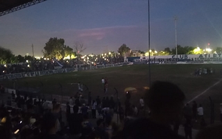 Por falta de luz, suspendieron el partido entre Unión y Desamparados