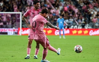 Messi volvió a marcar de tiro libre y quedó cerca de un récord