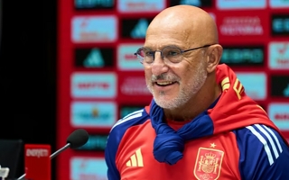 España extendió el contrato de Luis de la Fuente como técnico hasta 2032