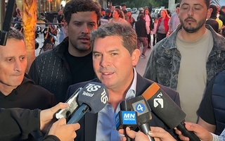 Orrego recorrió el Festi Joven y celebró la masiva convocatoria