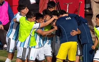 Golazo agónico y clasificación: Argentina sigue con vida en los Suramericanos