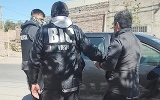 Allanaron barrios de Rawson y detuvieron a un hombre