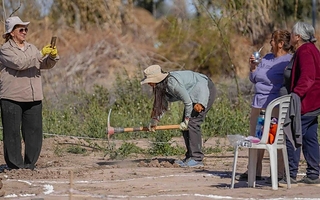 Chimbas celebró la primavera con trabajo comunitario en El Mogote