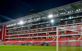 Estudiantes llegó a un acuerdo y recibirá a Flamengo en su estadio