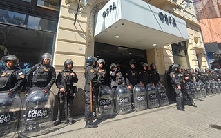 La IOSFA en quiebra, con despidos y la renuncia de su director