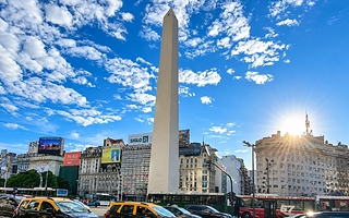 El Obelisco por dentro, ascensor, 35 escalones y Buenos Aires a los pies