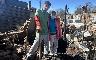 “Salimos como pudimos”: la tristeza de una familia que escapó de las llamas y perdió todo