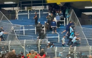 Incidentes entre hinchas de Racing y la Policía antes del partido por Copa Argentina