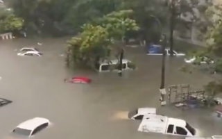 Tragedia en Bangkok: inundaciones dejaron miles de evacuados en Tailandia