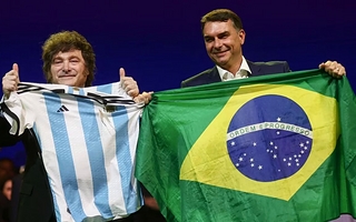 Milei prepara otro mensaje de apoyo para Flávio Bolsonaro antes de las elecciones