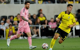 Messi volvió a marcar de tiro libre y quedó a dos goles de un récord histórico