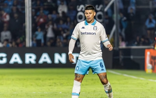 Tras la eliminación de Racing, Estudiantes tomó una decisión con Rojo