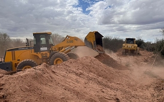 Hidráulica encauza el Río Bermejo y refuerza defensas