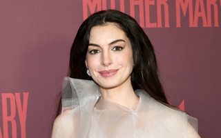Anne Hathaway habló de Messi y sorprendió con una anécdota de su hijo