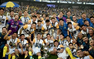 Escándalo por el jugador de Estudiantes que apareció festejando con Rosario Central