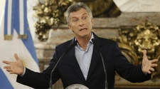 Macri dijo que si es reelecto aumentará a 20 días la licencia por paternidad
