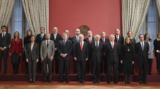 Piñera presentará un proyecto para reducir sueldo de ministros