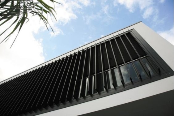 Cómo proteger la casa del sol y ahorrar energía