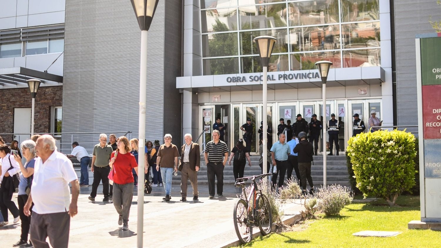 Salud pide denunciar el cobro de plus en la OSP