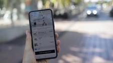 “No vamos a flexibilizar la ley”: Hensel, contundente contra Uber