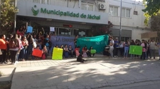 Alumnos hicieron una vigilia y marcharon por la escuela Normal de Jáchal 