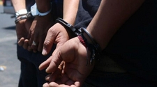 Tres jóvenes detenidos tras asaltar con violencia a una mujer