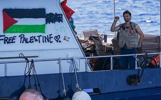 La flotilla internacional avanza hacia Gaza pese a advertencias de Israel