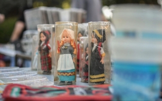 Un viaje al pasado: la Feria Manija ofrece su propuesta retro este domingo