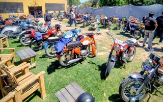 Más de 70 participantes se lucieron en la novena edición de San Juan Motos Clásicas