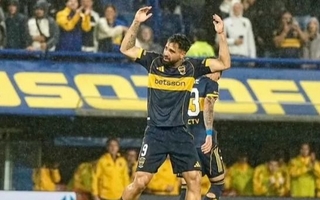Boca se impuso con autoridad ante la Lepra y llegó a lo más alto de su grupo