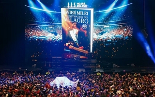 Milei presenta su nuevo libro con show musical y discurso en el Movistar Arena