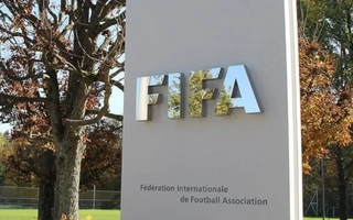 FIFA sanciona a argentinos por falsificar documentos en Malasia