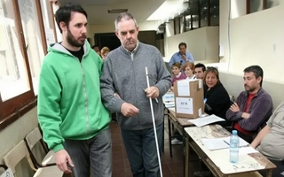 Con una charla informativa, promueven el voto accesible para personas con discapacidad 