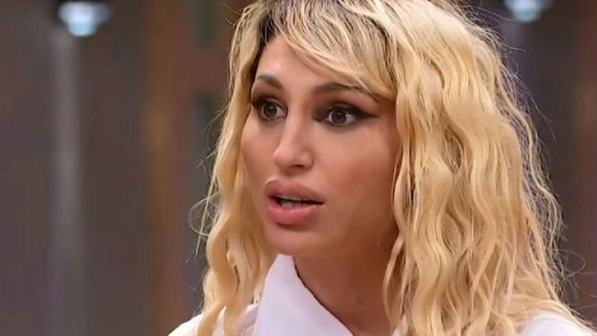 Expusieron a Vicky Xipolitakis bajándose a 20 cuadras de la Basílica de Luján
