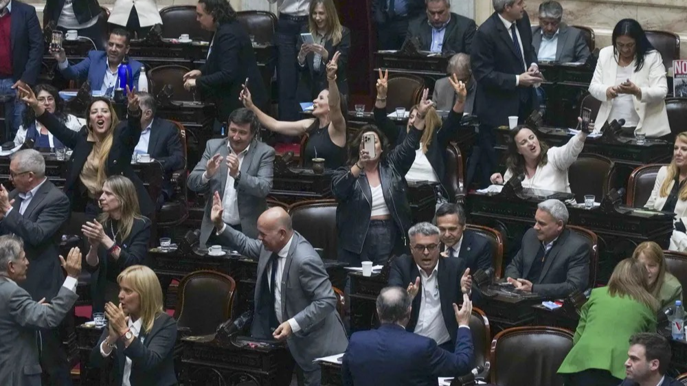 Diputados aprobó la ley que limita los DNU, pero hubo cambios y ahora deberá volver al Senado