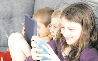 Nueva York demanda a gigantes digitales por crisis de salud mental infantil