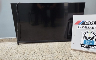 Compró un televisor y lo devolvió a la Policía al enterarse que era robado