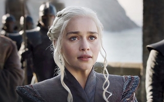 Emilia Clarke de Game of Thrones, grabada en un café de Palermo: el misterio de su visita a Argentina