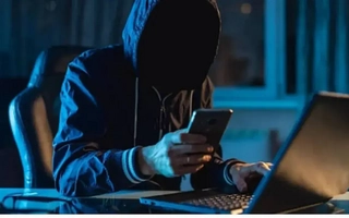 Robo de $425 millones y compró criptomonedas
