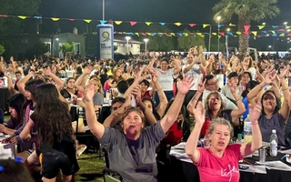 Cerca de 3.000 mamás festejaron su día en 9 de Julio