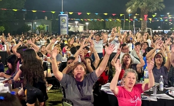 Cerca de 3.000 mamás festejaron su día en 9 de Julio