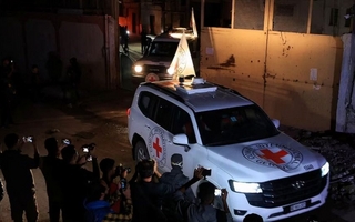 Identificaron a dos rehenes israelies muertos devueltos por Hamás