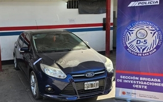 Secuestran en San Juan auto implicado en robo millonario en Mendoza