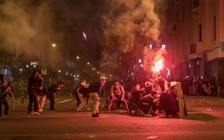 Protestas y represión en Perú dejaron un muerto y más de 100 heridos