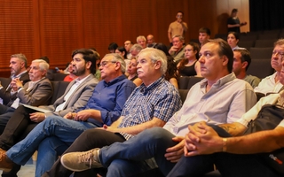Expertos nacionales analizaron en San Juan el futuro del vino argentino 