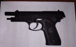 Alarma en colegio sanjuanino: un estudiante ingresó con la réplica de un arma
